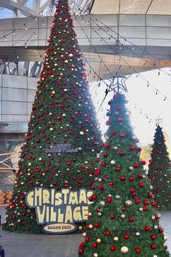 4일 만에 7만3천명 몰렸다… ‘크리스마스 빌리지 부산 2025’ 인기 폭발