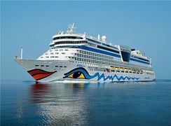 부산항에 올해 첫 월드와이드 크루즈 입항…‘아이다디바’호, 2천명 태우고 방문