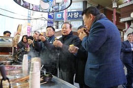 부산상의 회장단, 설 앞두고 초량전통시장 찾아 소상공인 애로 청취