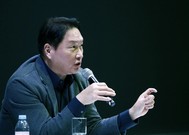 [CES 2025] 최태원 SK 회장, 젠슨 황 엔비디아 CEO와 사업 논의