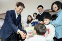 일곱째 낳은 고양시 다둥이 가정 탄생...이동환 시장, 직접 방문해 축하 