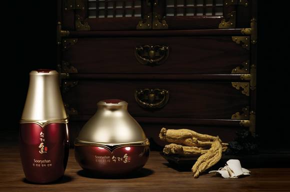 LG생활건강(대표 차석용)은 전통 비방을 현대적으로 재해석한 천삼경옥단을 담은 한방 프리미엄 화장품 ‘수려한 진 천삼경옥’ 7종을 출시했다고 밝혔다 (사진=LG생활건강)