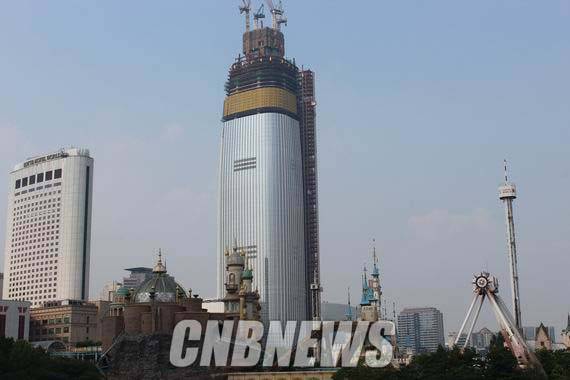 제2롯데월드가 이르면 이번주 임시 개방된다 (사진=CNB 포토뱅크)