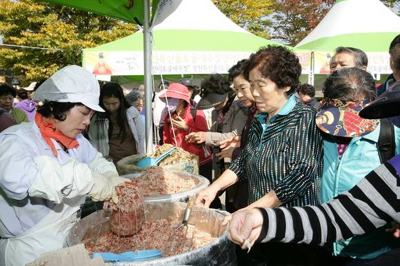 마포나루 새우젓축제의 새우젓 장터 모습. (사진제공=마포구청)