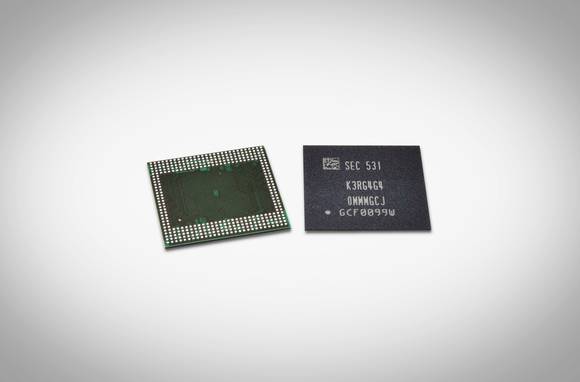 CES 혁신상을 수상한 차세대 12기가비트 초고속 모바일 D램(사진제공=삼성전자)