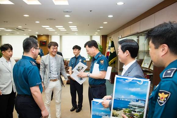 부산경찰청이 권위주의적인 모습에서 탈피하고 직원들의 내부 만족과 사기진작을 위해 존중문화 확산을 위한 다양한 프로그램을 시행하고 있다고 18일 밝혔다. (사진제공=부산경찰청)