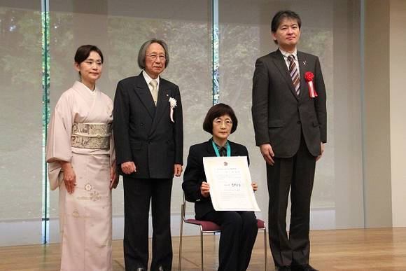 동의대 한국어문학과 이연숙 교수가 일본의 나라현이 주최하고 일본 외무성과 문부과학성이 후원하는 '제5회 NARA만엽세계상'을 수상했다. (사진제공=동의대)