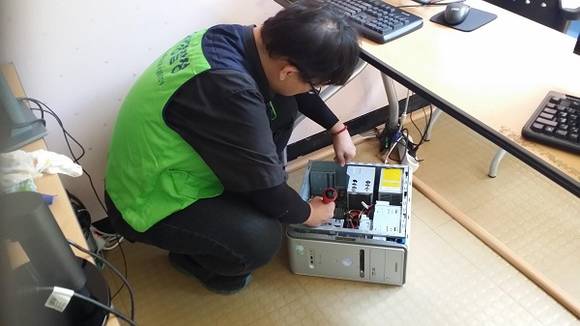 올해 9월 22일 연제구 종덕원 봉사 활동 현장. (사진제공=부산경찰청)