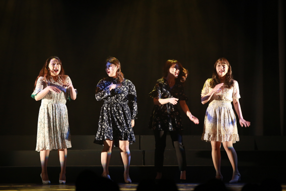 와이즈유 연기뮤지컬학과 졸업생 4명이 뮤지컬 갈라콘서트를 선보이고 있다. (사진=와이즈유)