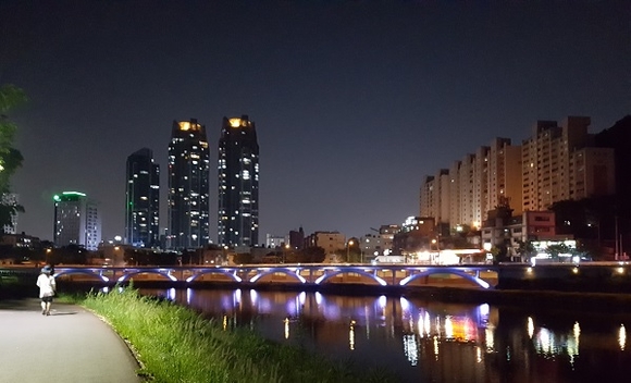 남산로 하부도로 경관조명 전경 (사진제공=울산시)