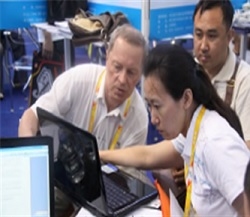 전시회 현장상담 모습. (사진=부산테크노파크)