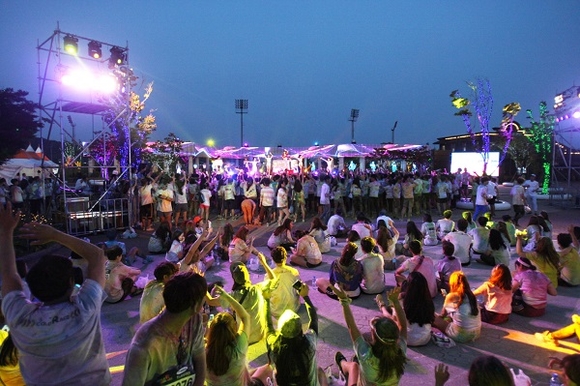 렛츠런파크 부경에서 2030 뮤직페스티벌이 열리고 있는 모습. (사진=렛츠런파크 부경)