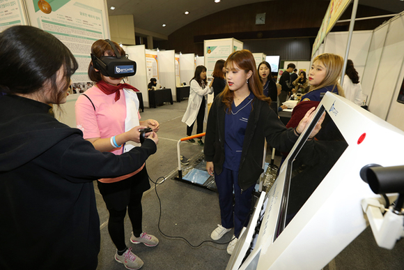 'DA-LINC+ Fair & 청년 창업 페스티벌'이 열리고 있다. (사진제공=동아대)