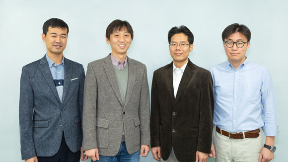 마르퀴즈 후즈 후 평생공로상 수장자로 선정된 (왼쪽부터) 전형근 책임검사원, 서대희 책임검사원, 이상익 책임연구원, 이상래 책임연구원. (사진제공=한국선급)